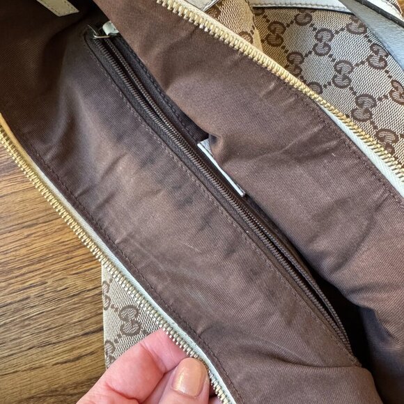 GUCCI GG Canvas Crossbody Abbey Bag - Picture 5 of 14